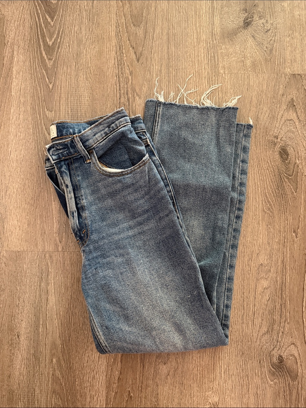 Abercrombie & Fitch 90’s Straight Ultra High Rise Medium Wash Jeans